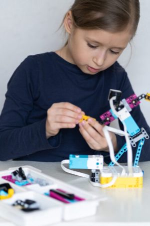 Minsk,,Belarus.,March,,2020.,A,Teenager,Girl,Collects,And,Programs